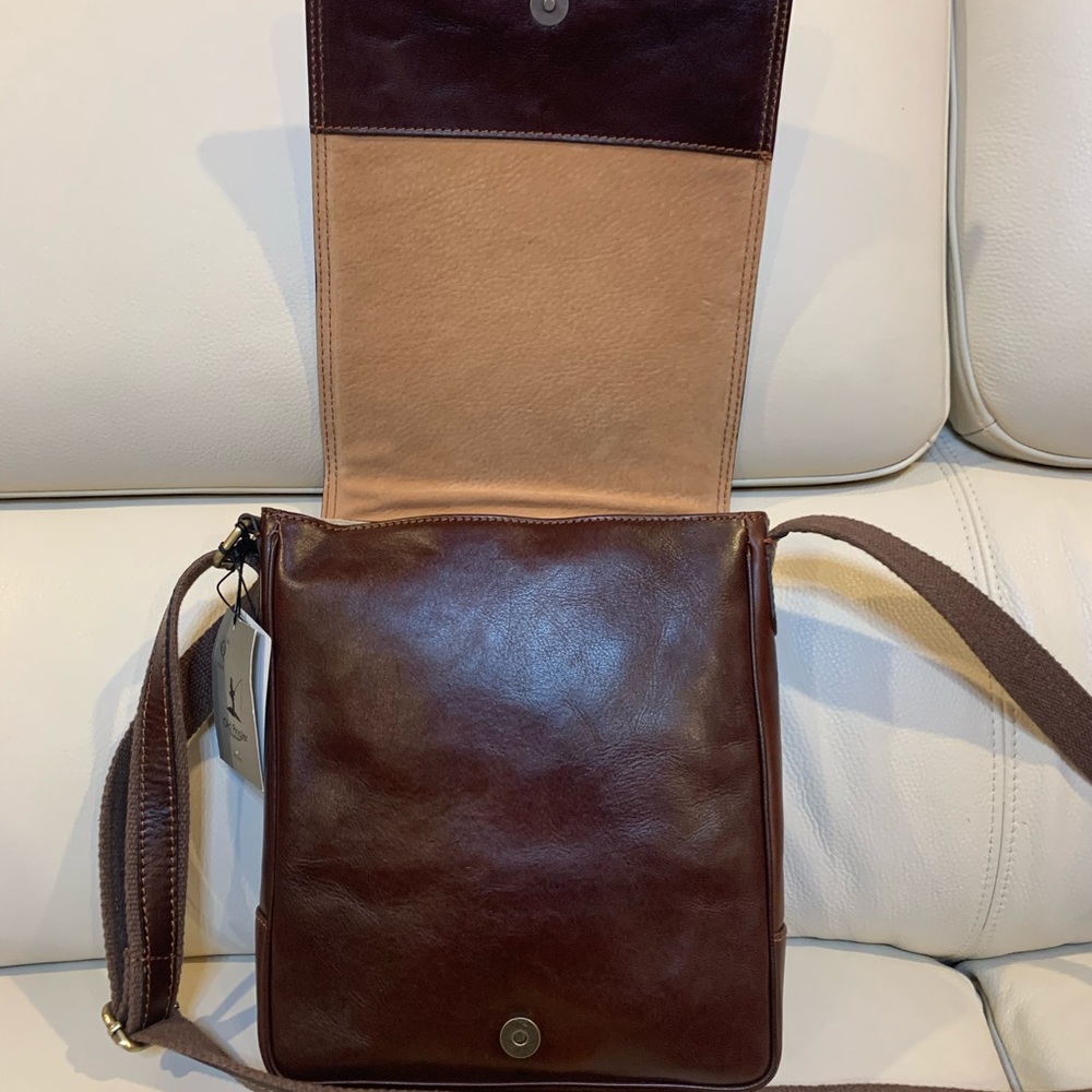 Leather unisex crossbody bag - Picture 2 of 9